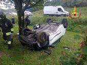 SAN PIETRO DI FELETTO: auto rovesciata in via Maset