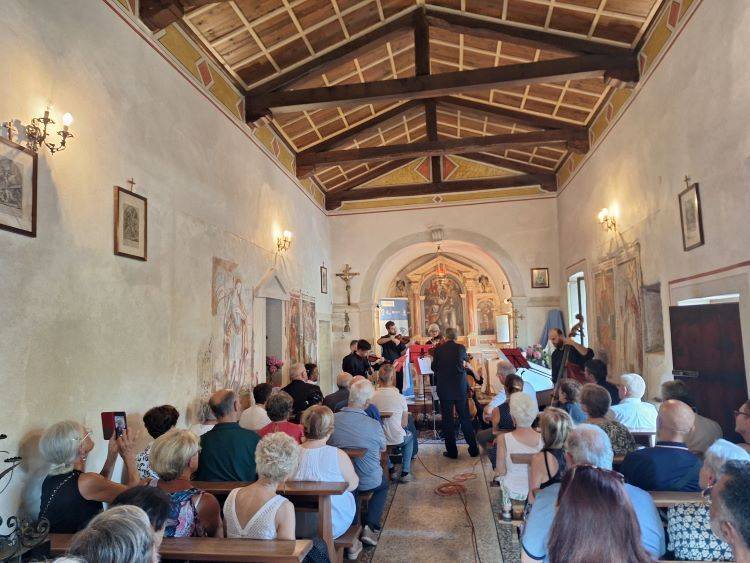 FARRA DI SOLIGO: Alla Madonna dei Broi, concerto della Piccola orchestra veneta